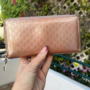 🖤 SOLD 🖤 Gucci zip around wallet